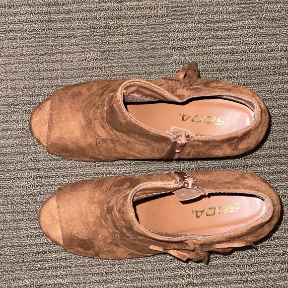 NWOB- The shoe brand is SODA. It’s Open toe booties. It’s 3.5 inch heels. Suede. - Picture 9 of 9